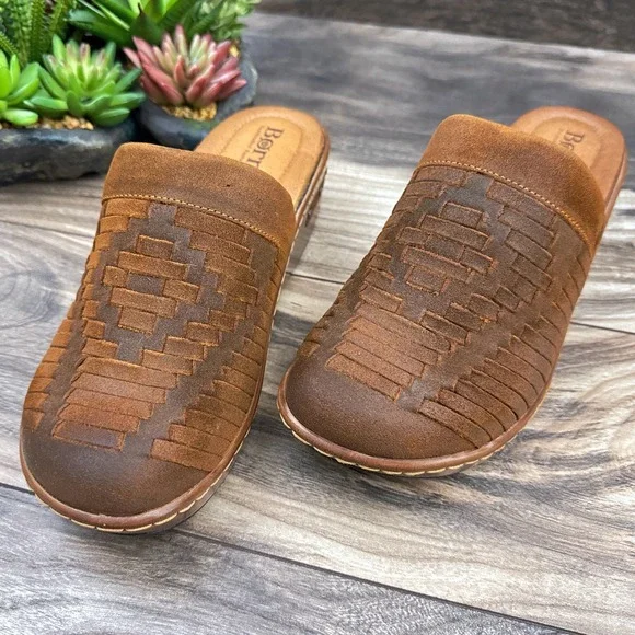 NIB Born Yucatan 9M 40.5 Brown Distressed Suede Huarache Woven Clogs Mules - Picture 3 of 11